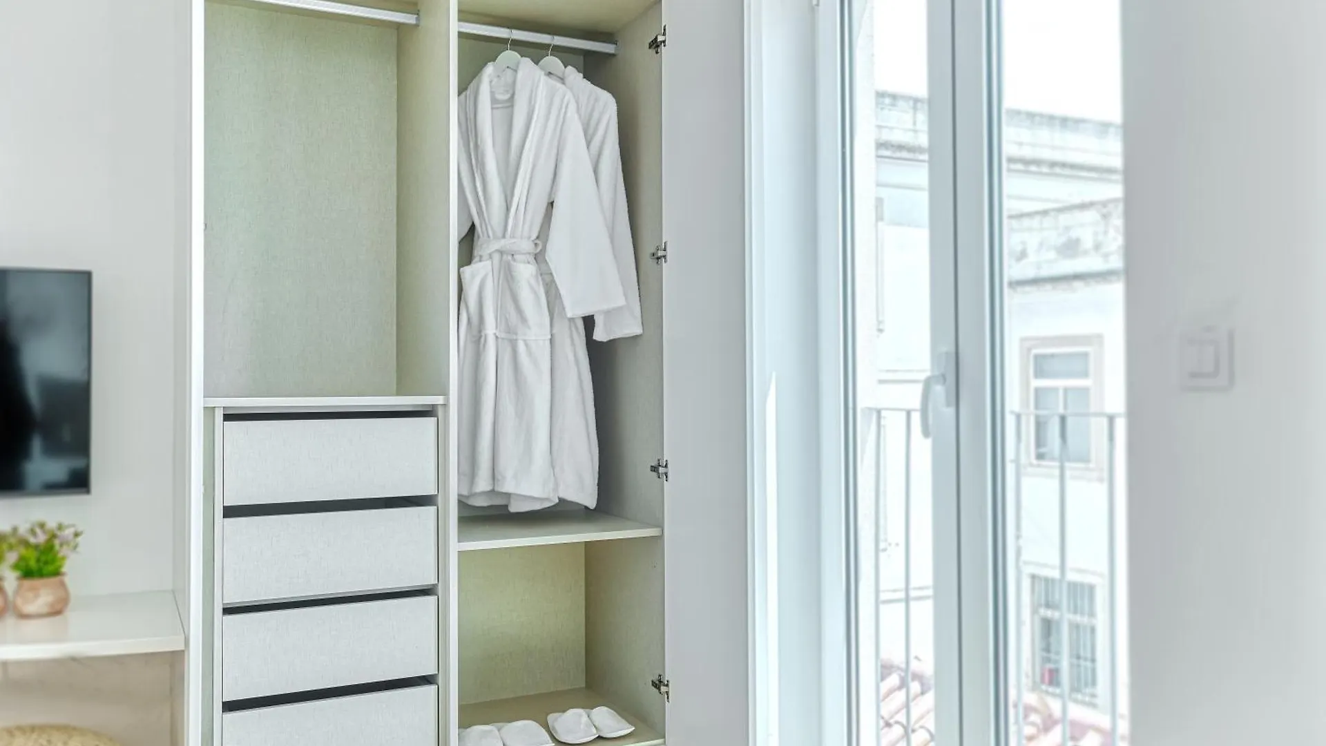 Inloveapartments - Luxury In Alfama Lisbon Apartment