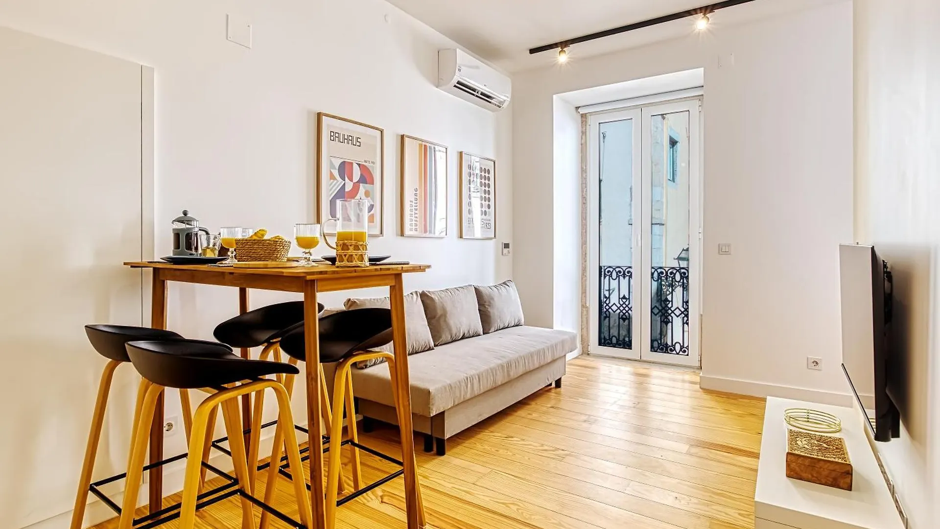 Inloveapartments - Luxury In Alfama Lisbon Apartment