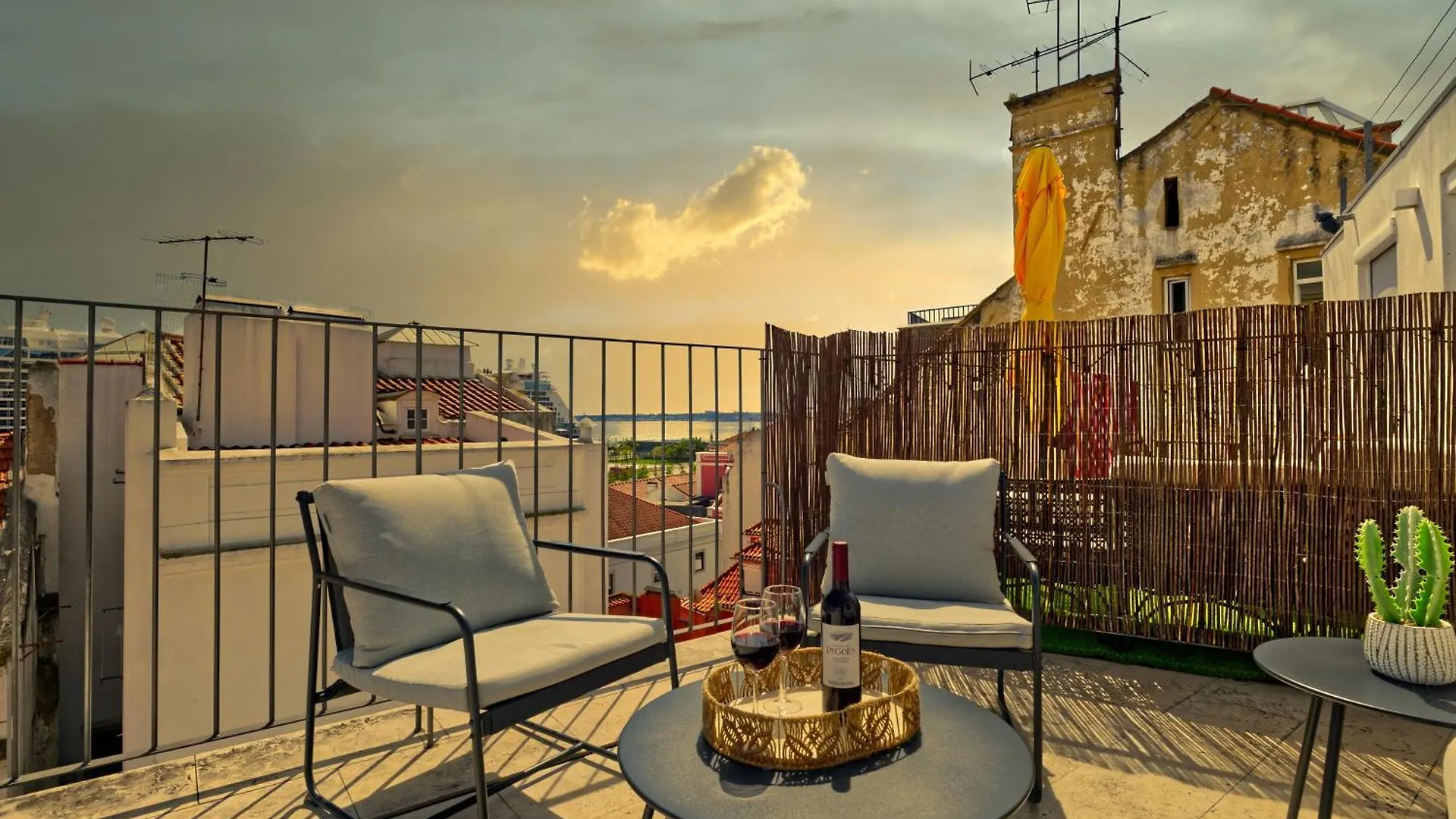 Inloveapartments - Luxury In Alfama Lisbon 0*,  Portugal